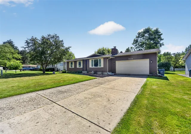 Homes for sale in Swartz Creek, MI | 7108 Fairgrove Dr, Swartz Creek, MI 48473 | MLS# 70539666