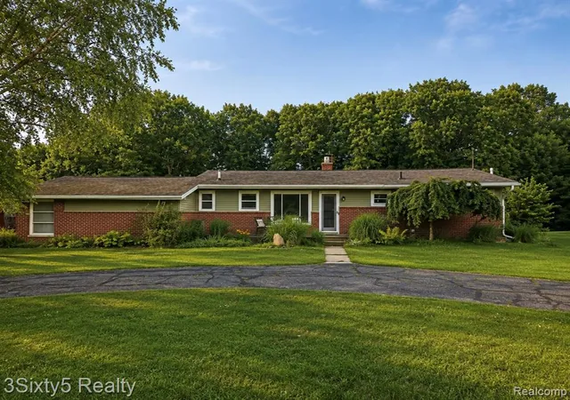 Homes for sale in Tecumseh, MI | 9251 Tonneberger Dr, Tecumseh, MI 49286 | MLS# 61010162