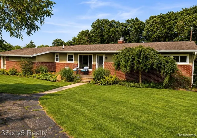 Homes for sale in Tecumseh, MI | 9251 Tonneberger Dr, Tecumseh, MI 49286 | MLS# 61010162