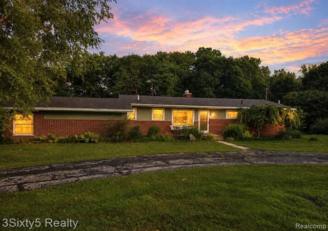 Homes for sale in Tecumseh, MI | 9251 Tonneberger Dr, Tecumseh, MI 49286 | MLS# 61010162