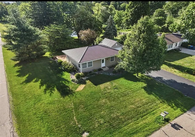 1st image of 301 Pepperidge Ln, Battle Creek, MI 49015 | MLS# 70539105