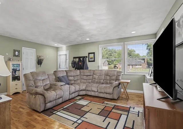 5th image of 301 Pepperidge Ln, Battle Creek, MI 49015 | MLS# 70539105