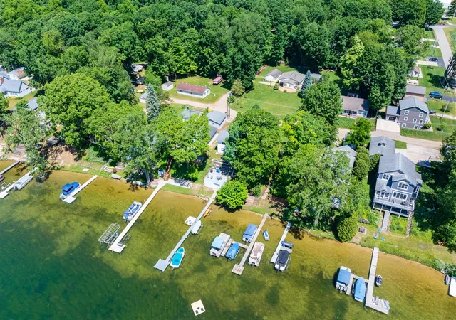 51st image of 32851 Lake Dr, Lawton, MI 49065 | MLS# 70538587