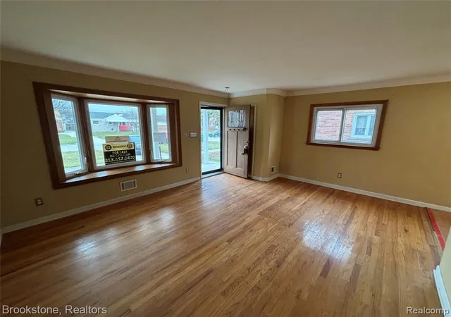 Homes for sale in Southgate, MI | 15435 Cameron St, Southgate, MI 48195 2603 | MLS# 60954526