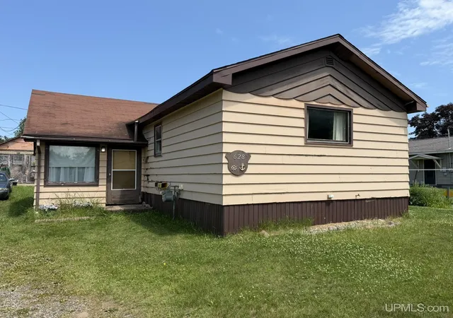 Homes for sale in Kingsford, MI | 628 Henford Ave, Kingsford, MI 49802 | MLS# 50214333