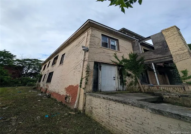 Photo 3 of Multi family home for sale at 1421 Blaine St, Detroit, MI 48206 | MLS# 61002528 | Listing updated on 2026-07-07