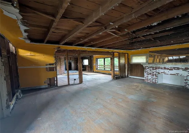 Listing Photo 4 - Condo for sale in building located at 1421 Blaine St, Detroit, MI 48206