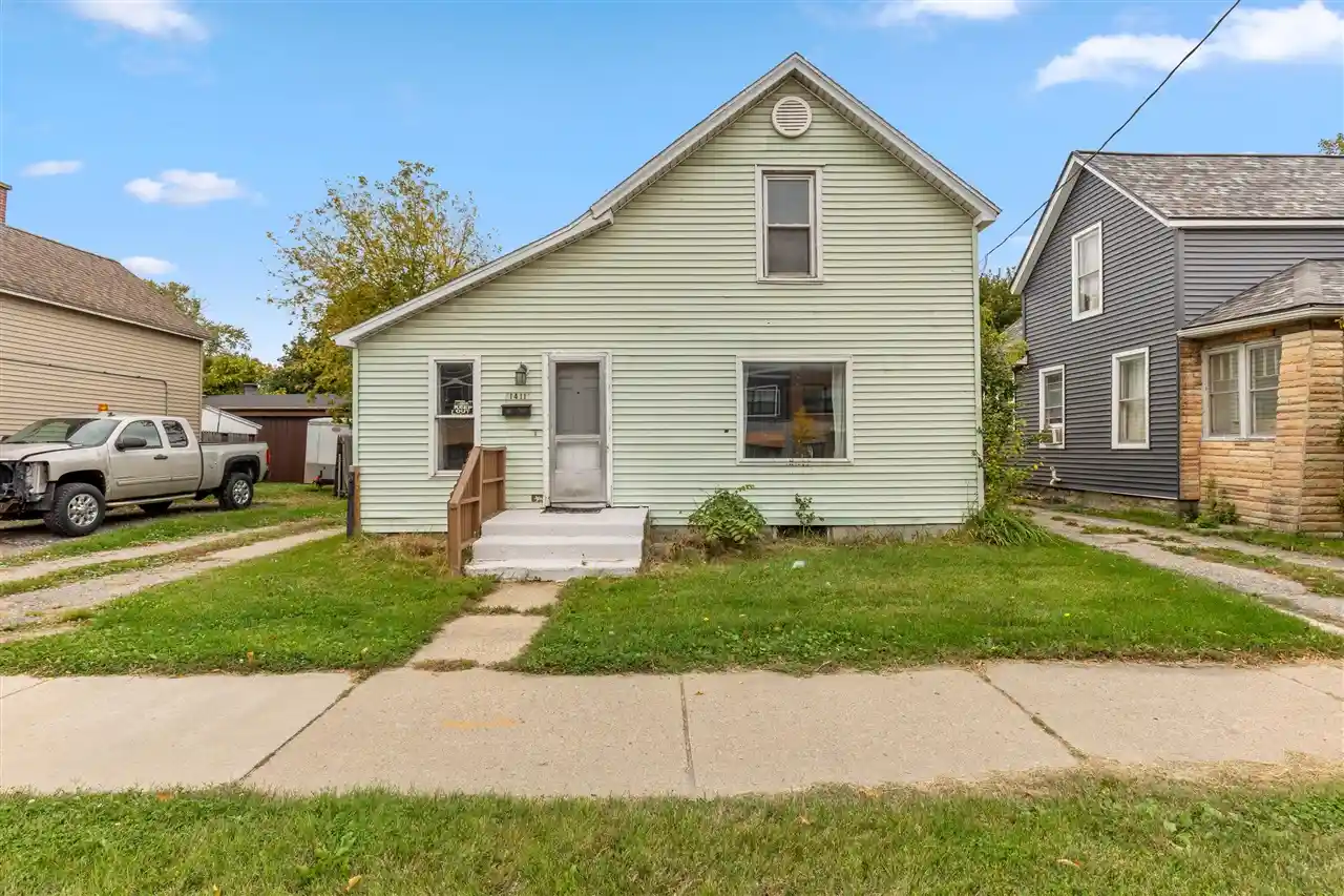 Photo 1 of Single family home for sale at 1411 Alpine Ave, Grand Rapids, MI 49504 | MLS# 70564646 | Listing updated on 2026-10-29