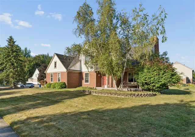 Photo 3 of Single family home for sale at 2164 Woodbine Dr, Canton, MI 48188 | MLS# 70555295 | Listing updated on 2026-08-28