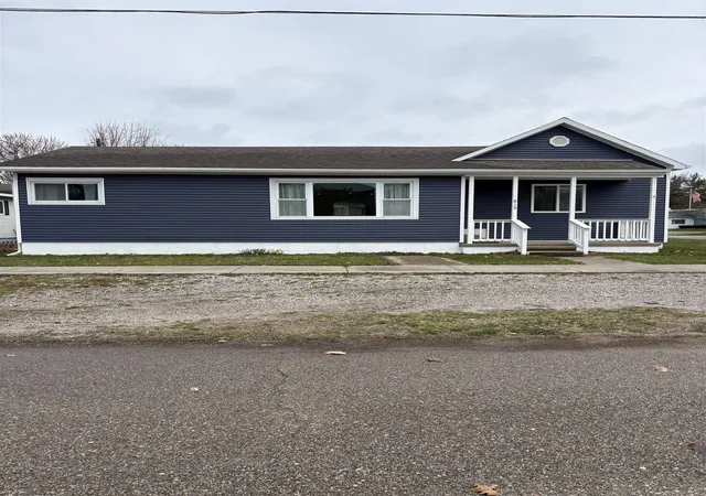Homes for sale in East Tawas, MI | 815 E State St, East Tawas, MI 49830 | MLS# 80067078