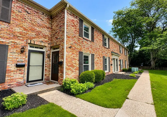 Condo for sale at 2468 Abbington Dr, Grand Rapids, MI 49506-5481 | MLS# 70551727