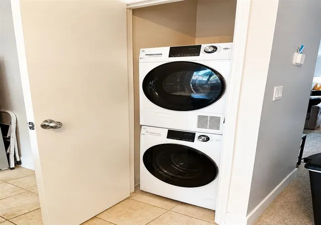 Photo 4 of Condo for sale at 2468 Abbington Dr, Grand Rapids, MI 49506 | MLS# 70551727 | Listing updated on 2026-09-11