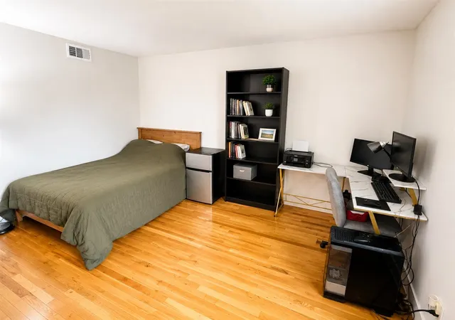 Listing Photo 2 - Condo for sale in building located at 2468 Abbington Dr, Grand Rapids, MI 49506-5481