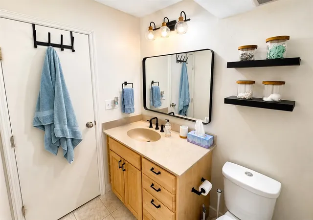 Photo 9 of Condo for sale at 2468 Abbington Dr, Grand Rapids, MI 49506 | MLS# 70551727 | Listing updated on 2026-09-11