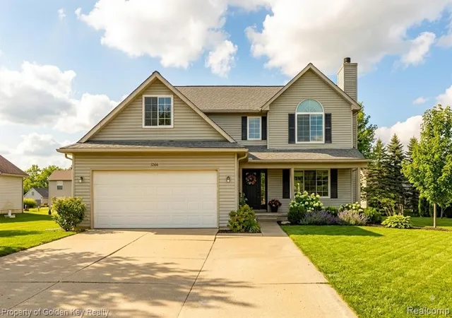 1st image of 1266 Theresa Dr, Fenton, MI 48430 | MLS# 61020104