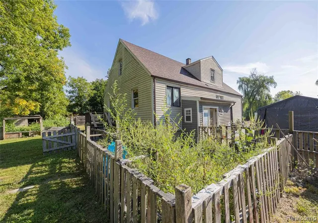 Photo 3 of Single family home for sale at 24224 Sumpter Rd, Belleville, MI 48111 9680 | MLS# 61025921 | Listing updated on 2026-09-15