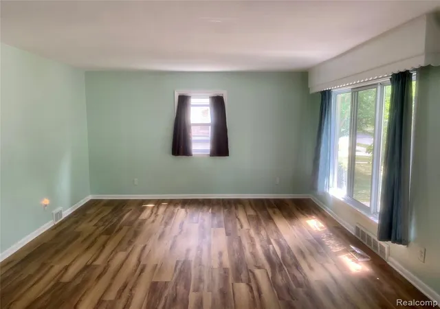 5th image of 4518 Woodland Ave Ave, Royal Oak, MI 48073 | MLS# 61014297