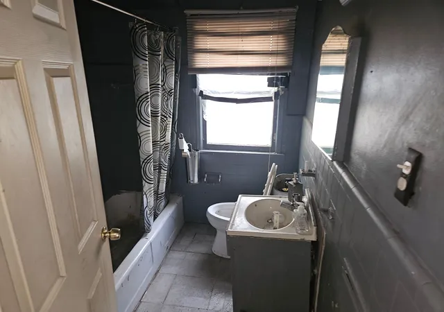 4th image of 7771 Faust Ave, Detroit, MI 48228 | MLS# 60342078