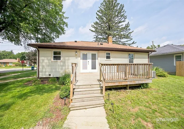 Photo 2 of Sale Pending at 1904 Griggs St, Grand Rapids, MI 49506 | MLS# 70553690 | Listing updated on 2026-08-28