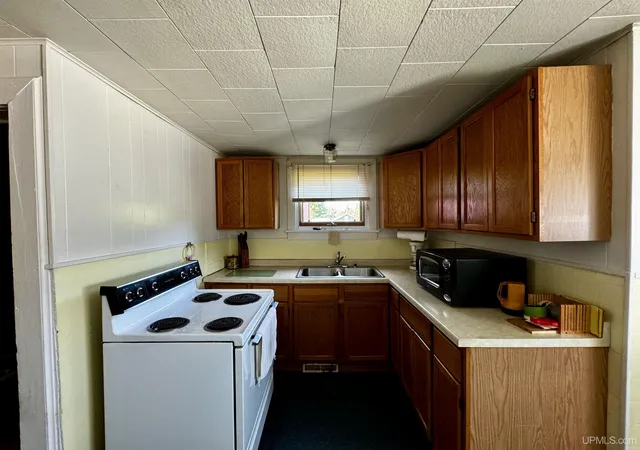 Photo 4 of Single family home for sale at 52 Senter St, Ahmeek, MI 49901 | MLS# 50155725 | Listing updated on 2026-07-27