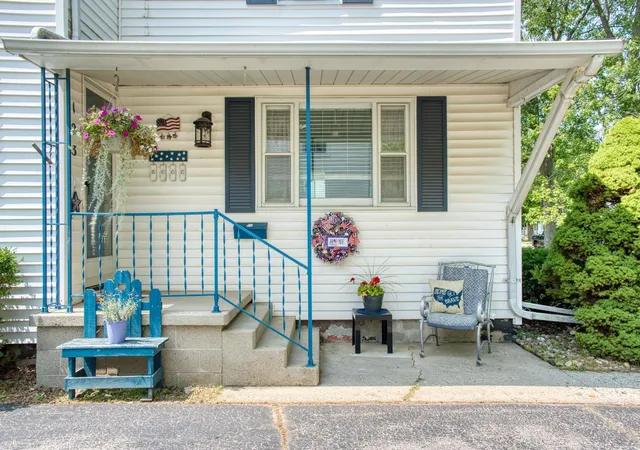 Photo 2 of Sale Pending at 123 Floral Ave, Saint Johns, MI 48879 | MLS# 50218049 | Listing updated on 2026-08-25