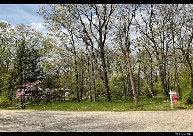 1st image of 0 Green Tree Dr, Grand Blanc, MI 48439 | MLS# 60975109