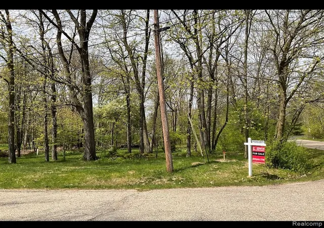 8th image of 0 Green Tree Dr, Grand Blanc, MI 48439 | MLS# 60975109