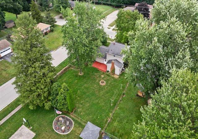 Photo 3 of Sale Pending at 3324 Blue Ln, Jackson, MI 49203 | MLS# 70539031 | Listing updated on 2026-08-27