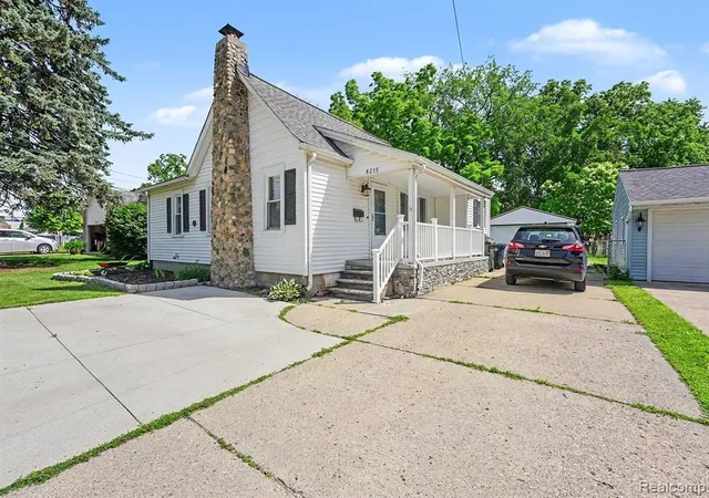 Homes for sale in Sterling Heights, MI | 8215 Clinton River Rd, Sterling Heights, MI 48314 | MLS# 61006184