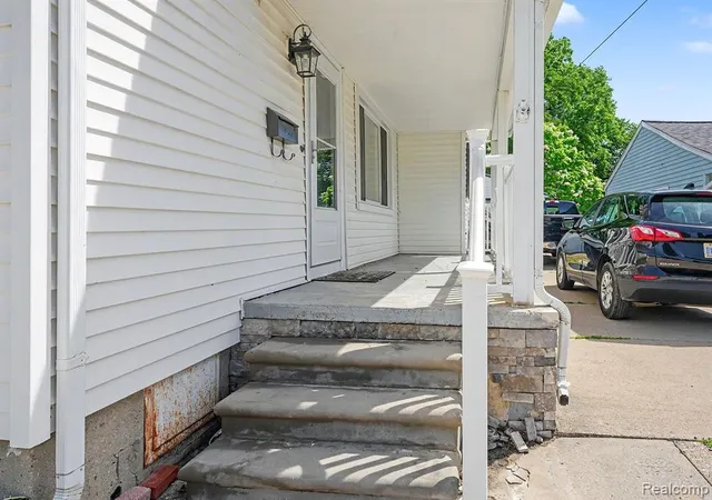 Homes for sale in Sterling Heights, MI | 8215 Clinton River Rd, Sterling Heights, MI 48314 | MLS# 61006184
