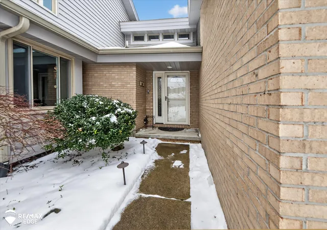 2nd image of 5386 Warwick Trl #Unit 12, Grand Blanc, MI 48439 | MLS# 50197039