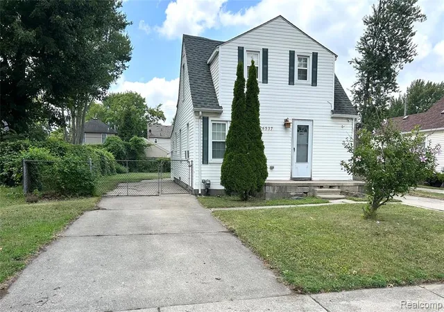 Photo 3 of Sale Pending at 26537 Palmer Blvd, Madison Heights, MI 48071 | MLS# 61018813 | Listing updated on 2026-08-23