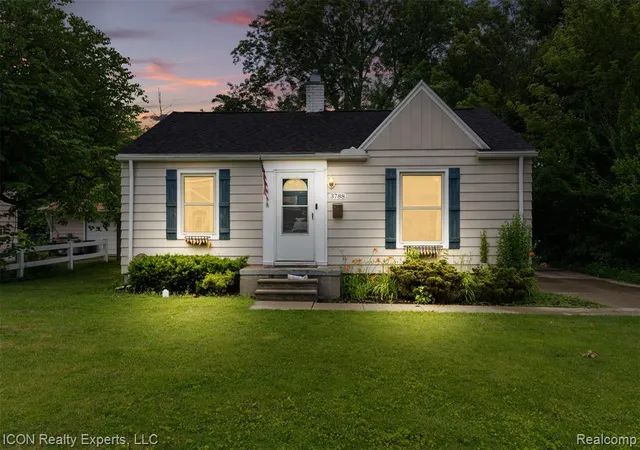 Homes for sale in Berkley, MI | 3788 Griffith Ave, Berkley, MI 48072 | MLS# 61005435