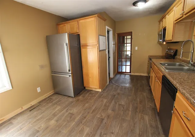 3rd image of 508 N Darling Ave, Fremont, MI 49412 | MLS# 70554162