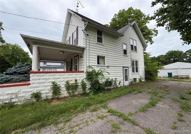 Homes for sale in Owosso, MI | 718 River St, Owosso, MI 48867 | MLS# 61006615