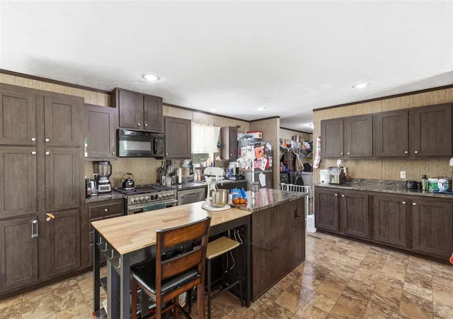 Homes for sale in West Olive, MI | 14290 Newport Dr, West Olive, MI 49460 | MLS# 70534799