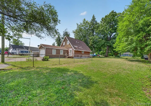 4th image of 4235 Lake Grove Ct, White Lake, MI 48383 | MLS# 61020422