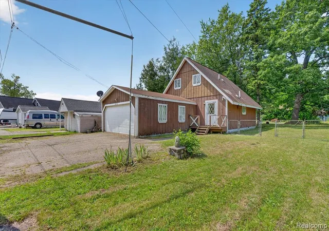 5th image of 4235 Lake Grove Ct, White Lake, MI 48383 | MLS# 61020422