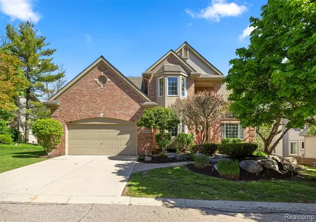 Photo 2 of Sale Pending at 23395 Mission Ln, Farmington, MI 48335 3111 | MLS# 61022888 | Listing updated on 2026-09-08