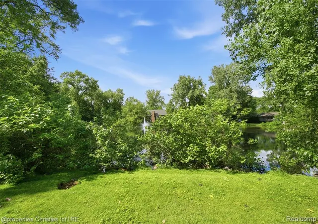 Homes for sale in Franklin, MI | 25310 Canterbury Rd, Franklin, MI 48025 | MLS# 61007099