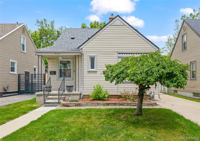 Homes for sale in Lincoln Park, MI | 1946 Leblanc St, Lincoln Park, MI 48146 | MLS# 61002104