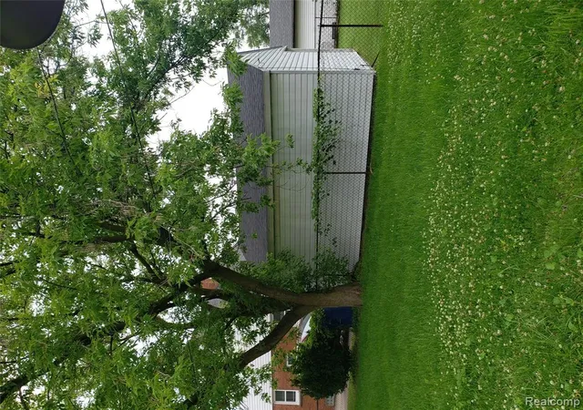 Photo 4 of Single family home for sale at 25935 Waldorf St, Roseville, MI 48066 5733 | MLS# 61023685 | Listing updated on 2026-08-23