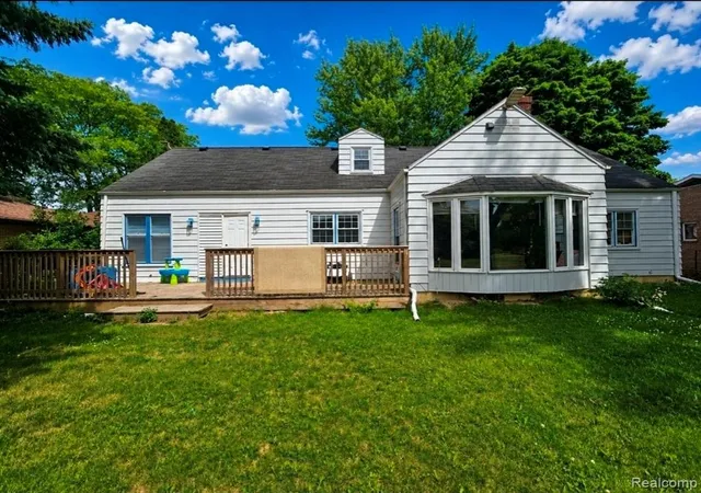 2nd image of 3224 Circle Dr, Flint, MI 48507 1881 | MLS# 60995794