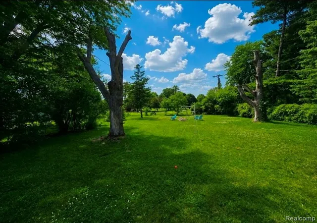 3rd image of 3224 Circle Dr, Flint, MI 48507 1881 | MLS# 60995794