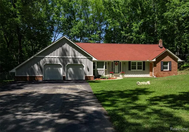 1st image of 2915 Dunsary Ln, Brighton, MI 48114 | MLS# 61001758