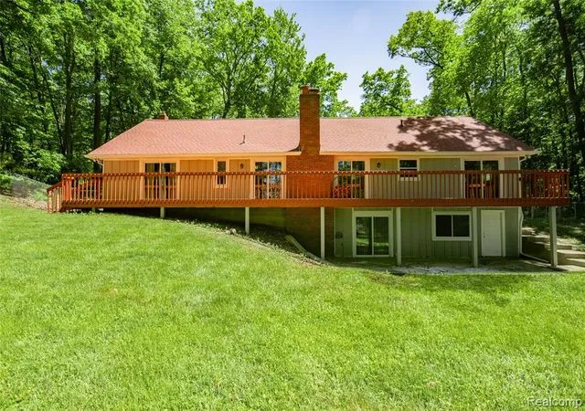 2nd image of 2915 Dunsary Ln, Brighton, MI 48114 | MLS# 61001758