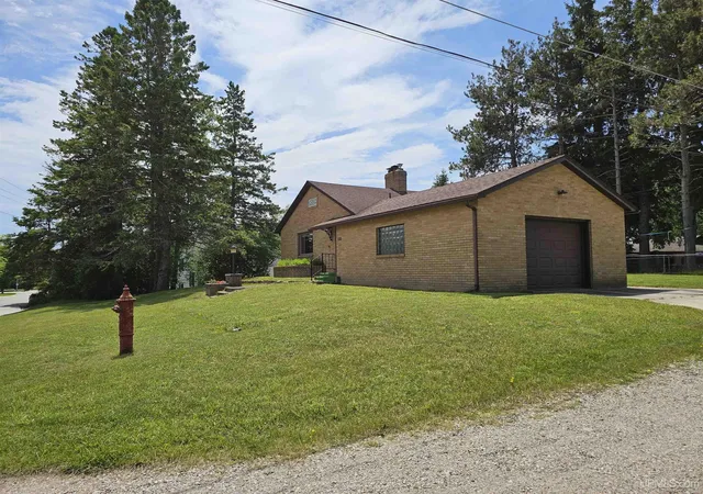Homes for sale in Manistique, MI | 150 Steuben St, Manistique, MI 49854 | MLS# 50213858