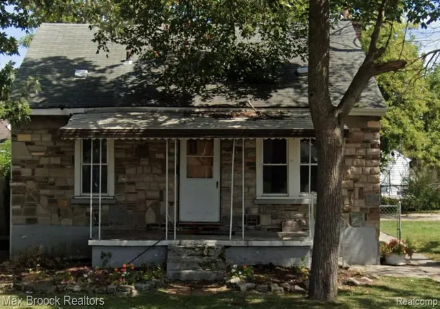 Photo 1 of Single family home for sale at 23060 Columbus Ave, Warren, MI 48089 2204 | MLS# 61025160 | Listing updated on 2026-08-28