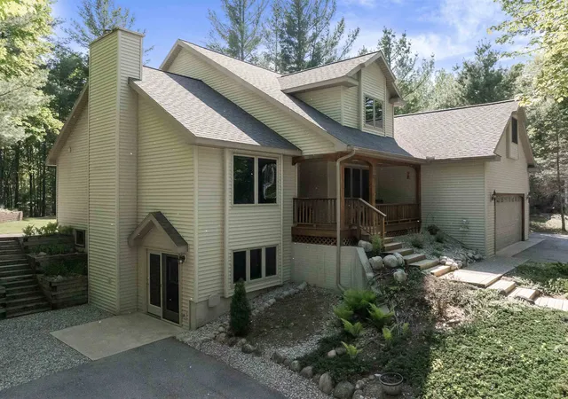 Homes for sale in Williamsburg, MI | 4340 Hampshire Dr, Williamsburg, MI 49690 | MLS# 80069148