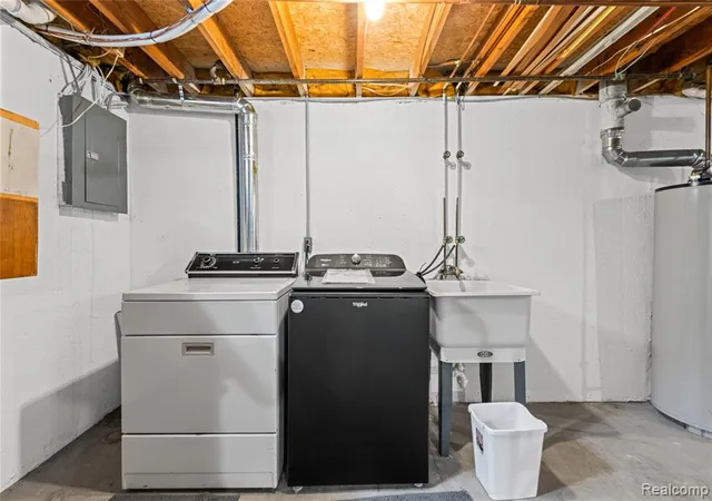 3rd image of 3779 Heritage Pkwy #41, Dearborn, MI 48124 3194 | MLS# 60994471
